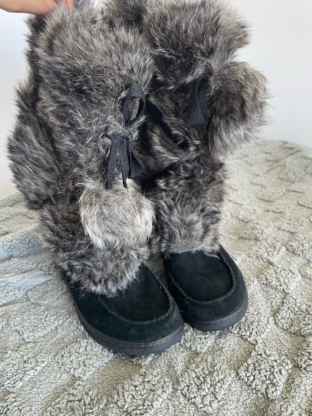 Eddie Bauer fuzzy boots